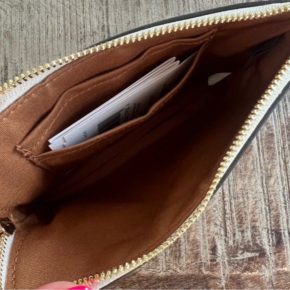 Coach White Wristlet NWT - Picture 4 of 5